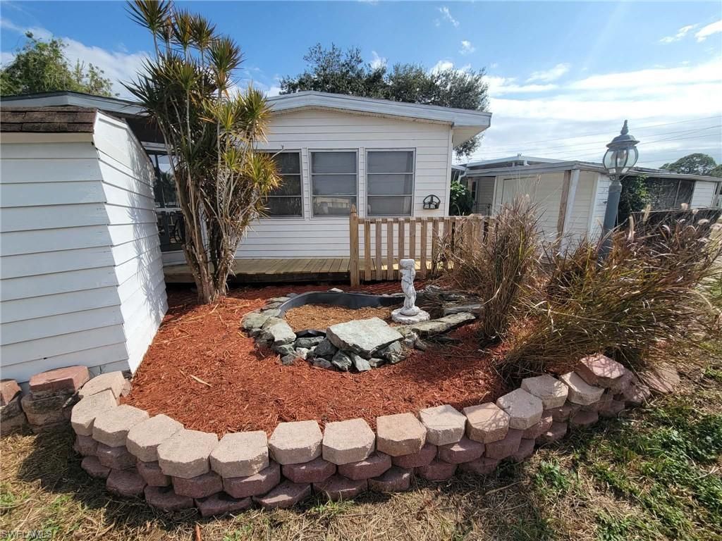 207 Lantern Ln, North Fort Myers, FL 33917 Photo