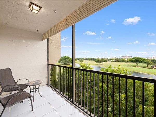 3300 W Rolling Hills Circle, Unit 610, Davie, FL 33328
