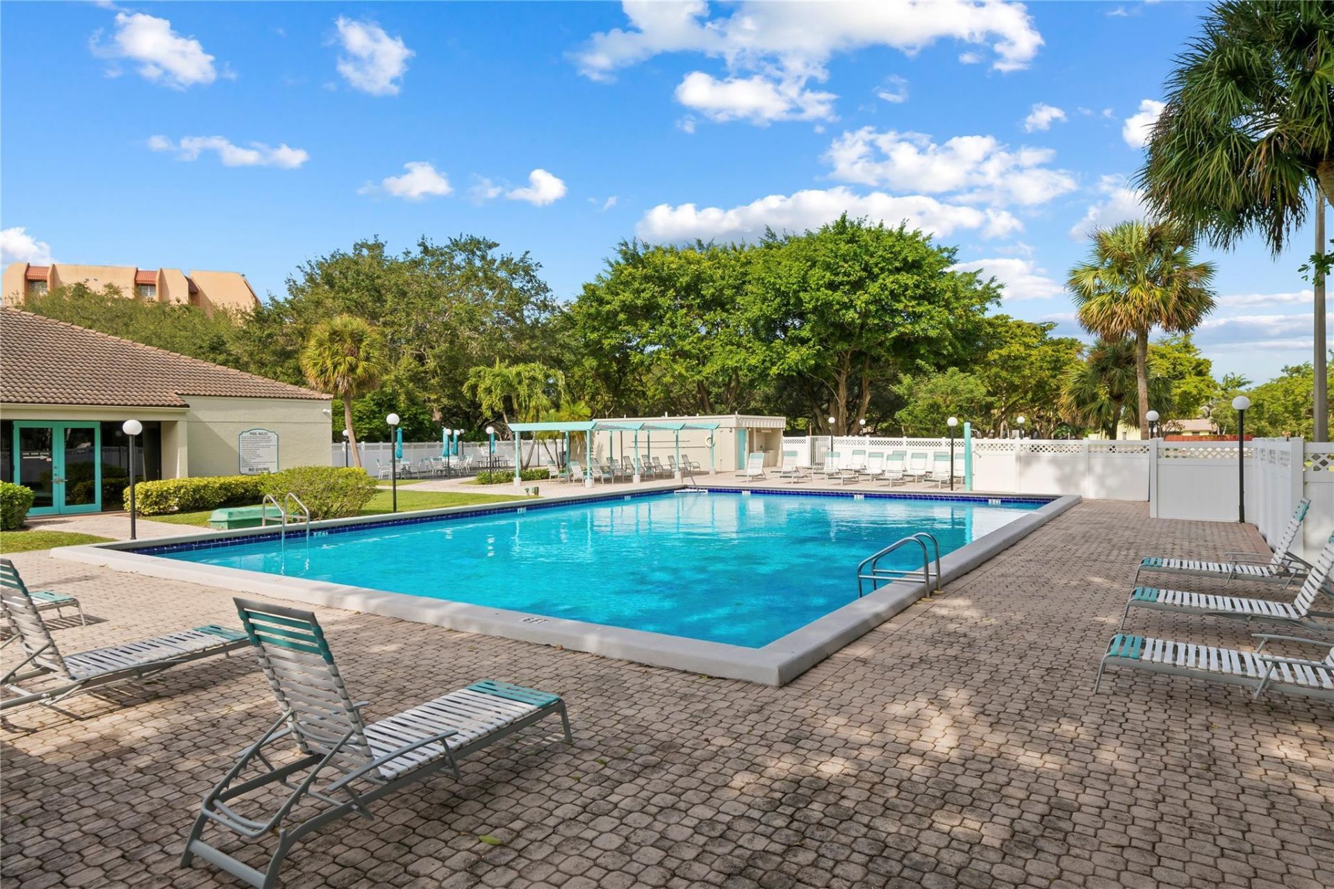 3300 W Rolling Hills Circle, Unit 610, Davie, FL 33328 Photo