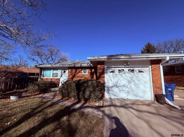 7130 Englewood Drive, Lincoln, NE 68510
