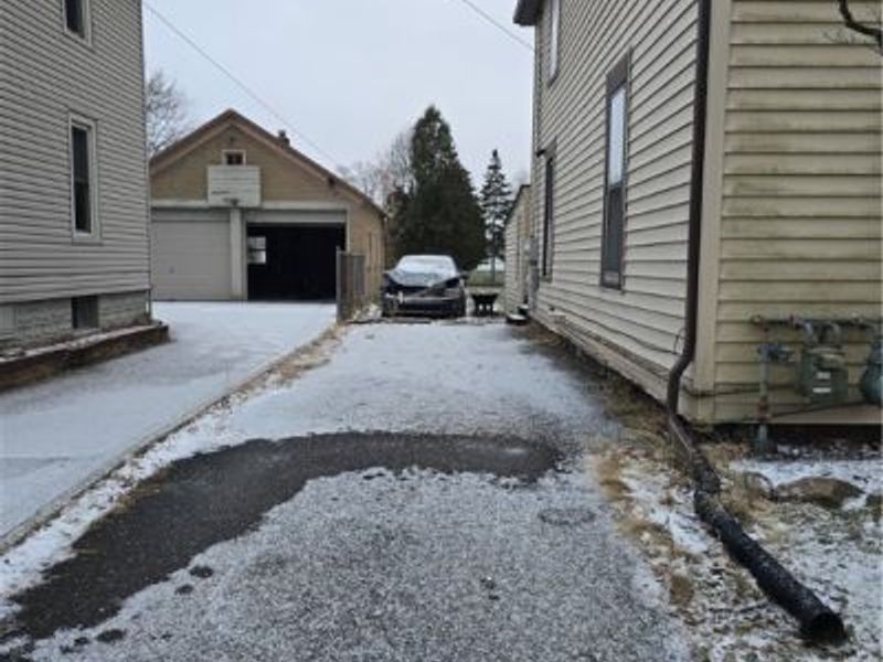 122 4th Street NE, Strasburg, OH 44680 Photo 2