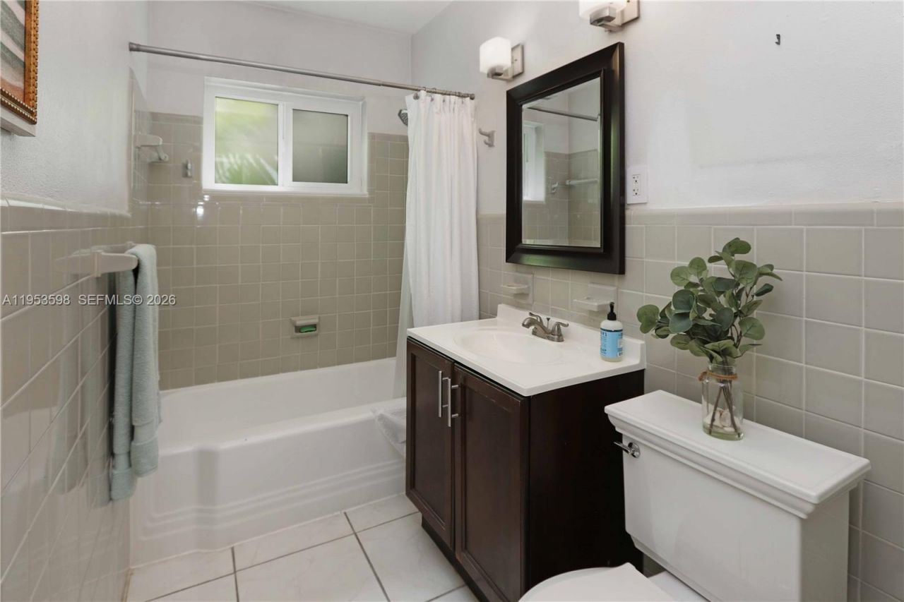1242 Buchanan St, Hollywood, FL 33019 Photo