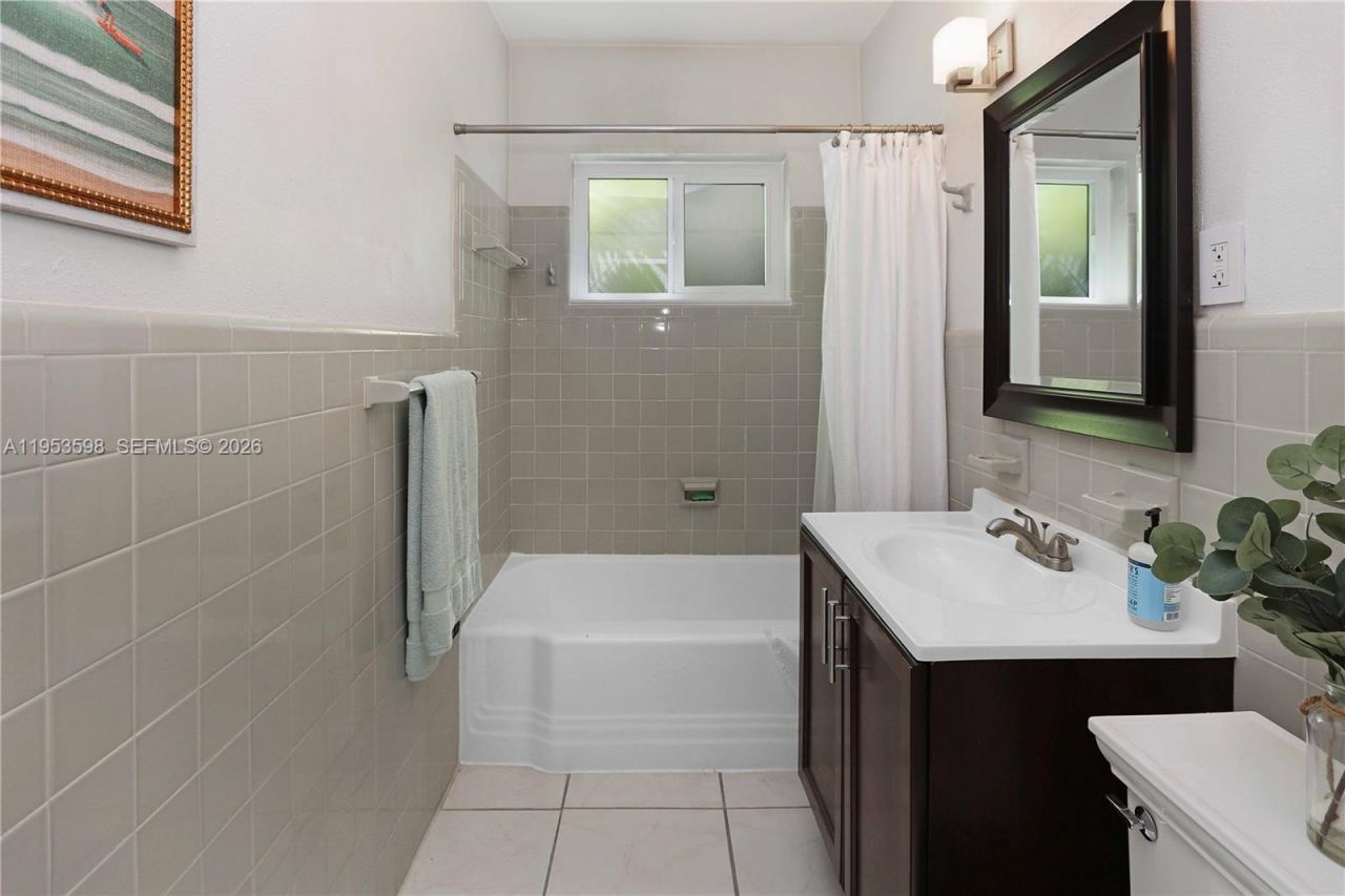 1242 Buchanan St, Hollywood, FL 33019 Photo