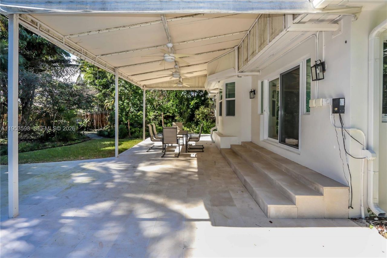 1242 Buchanan St, Hollywood, FL 33019 Photo