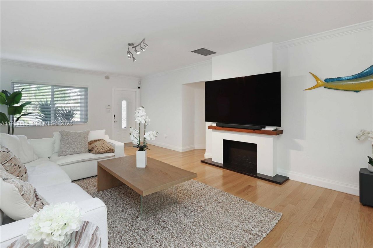 1242 Buchanan St, Hollywood, FL 33019 Photo