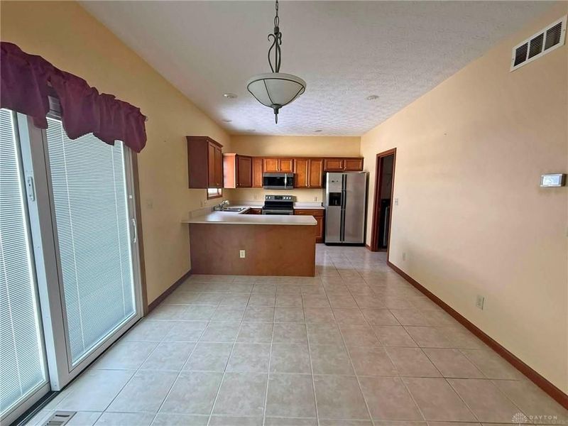 541 North Point Drive, Troy, OH 45373 Photo 10