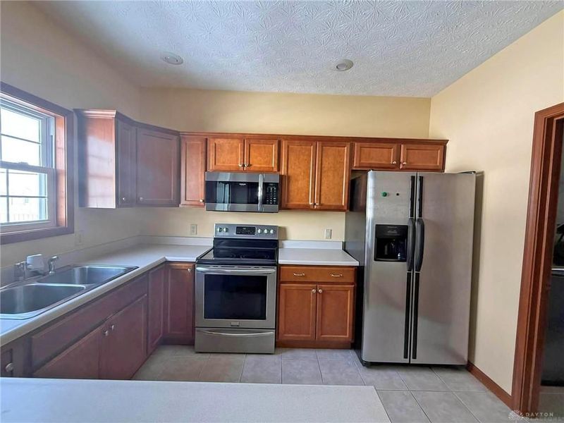 541 North Point Drive, Troy, OH 45373 Photo 12