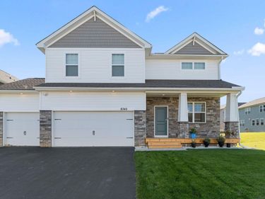 8345 Shire Trail, Woodbury, MN 55129