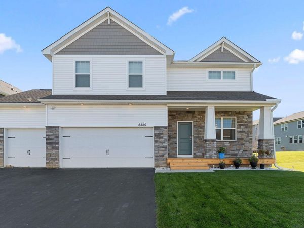 8345 Shire Trail, Woodbury, MN 55129