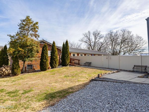 4918 Morganton Rd, Greenback, TN 37742