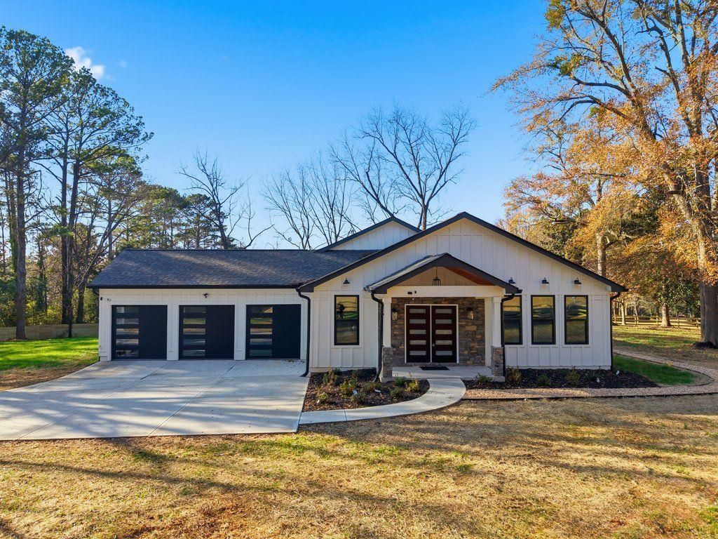 1755 Snapfinger Road, Decatur, GA 30032 Main Photo