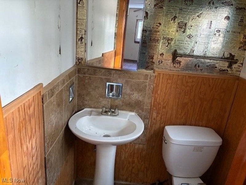 1700 Karg Drive, Akron, OH 44313 Photo 9