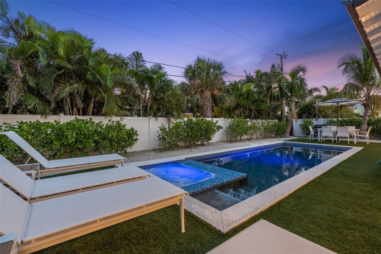 305 73rd Street, Holmes Beach, FL 34217 Photo