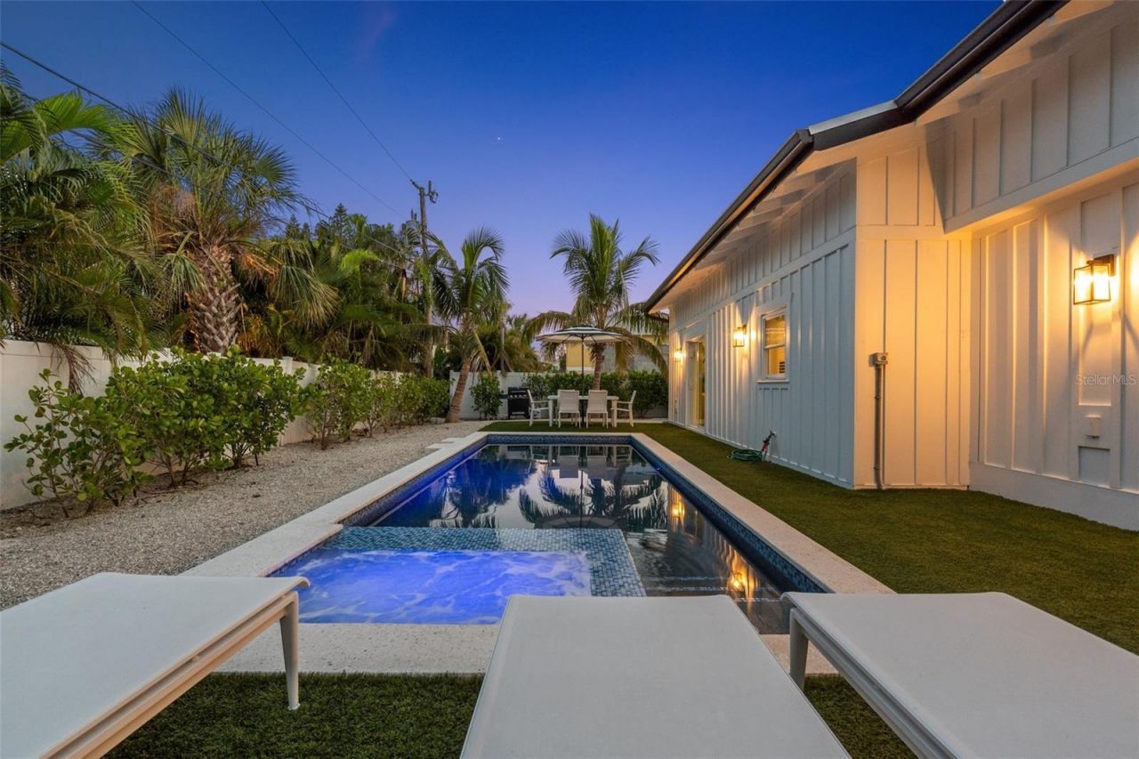 305 73rd Street, Holmes Beach, FL 34217 Photo