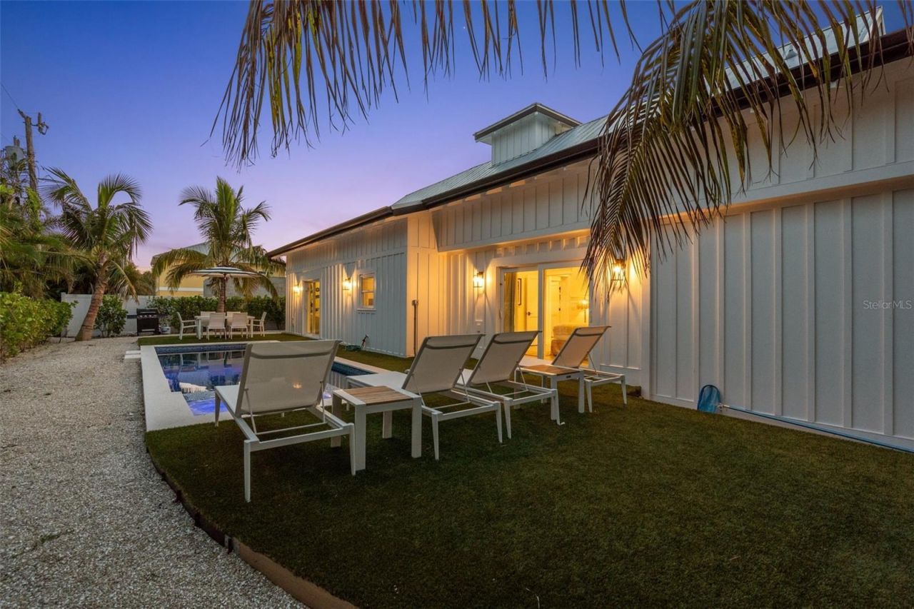 305 73rd Street, Holmes Beach, FL 34217 Photo