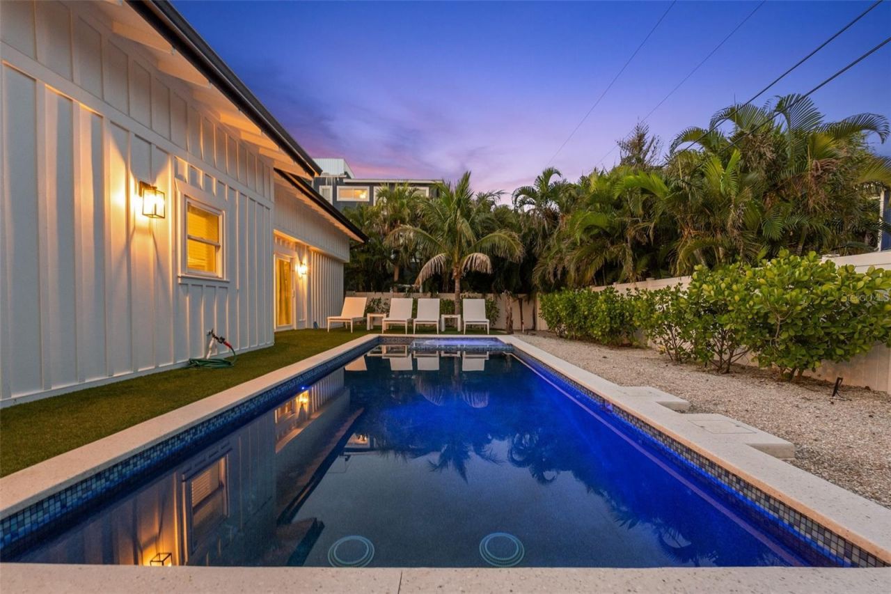 305 73rd Street, Holmes Beach, FL 34217 Photo