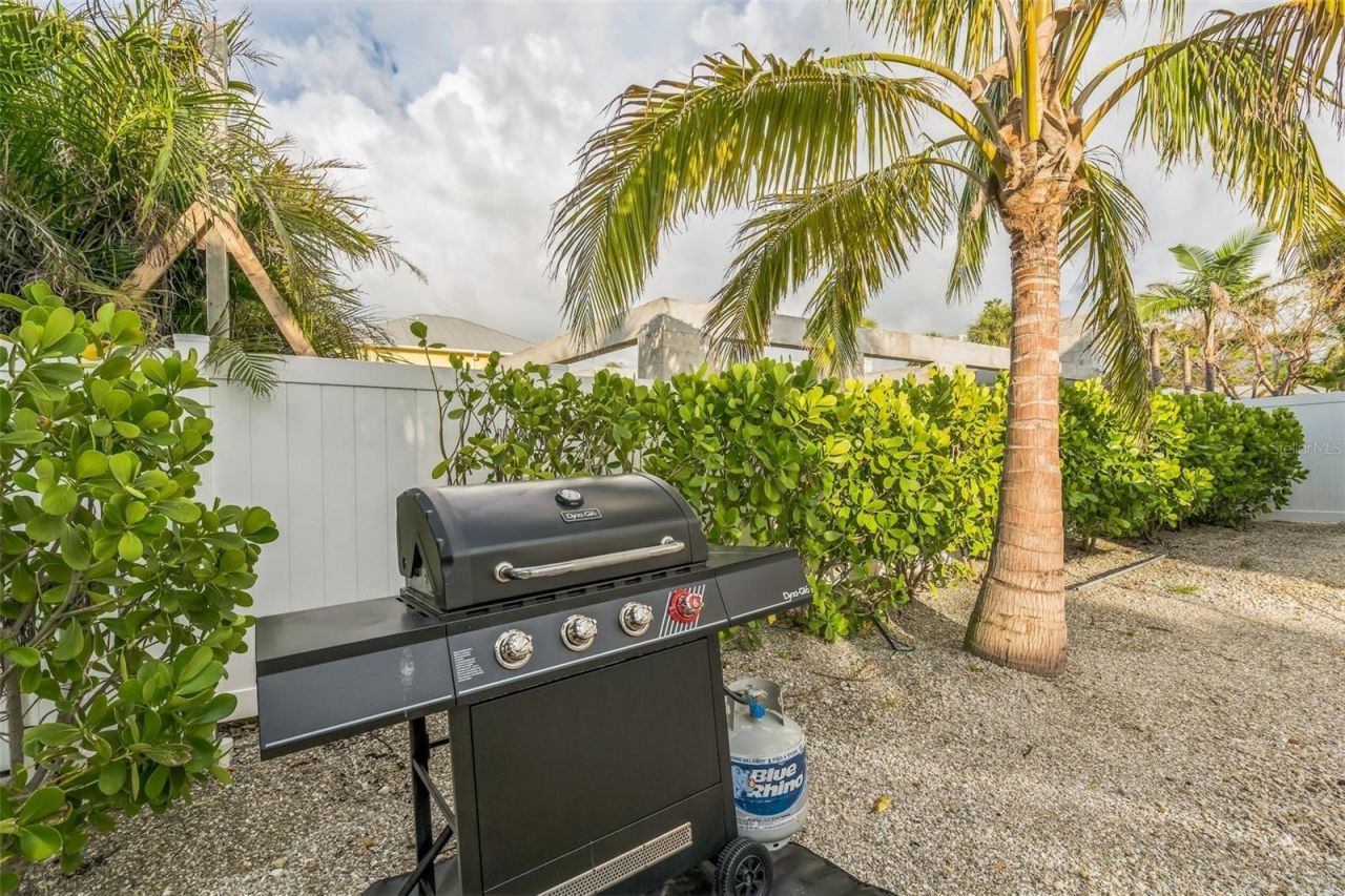 305 73rd Street, Holmes Beach, FL 34217 Photo