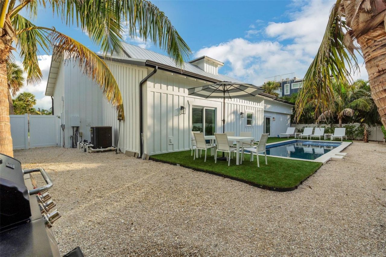 305 73rd Street, Holmes Beach, FL 34217 Photo