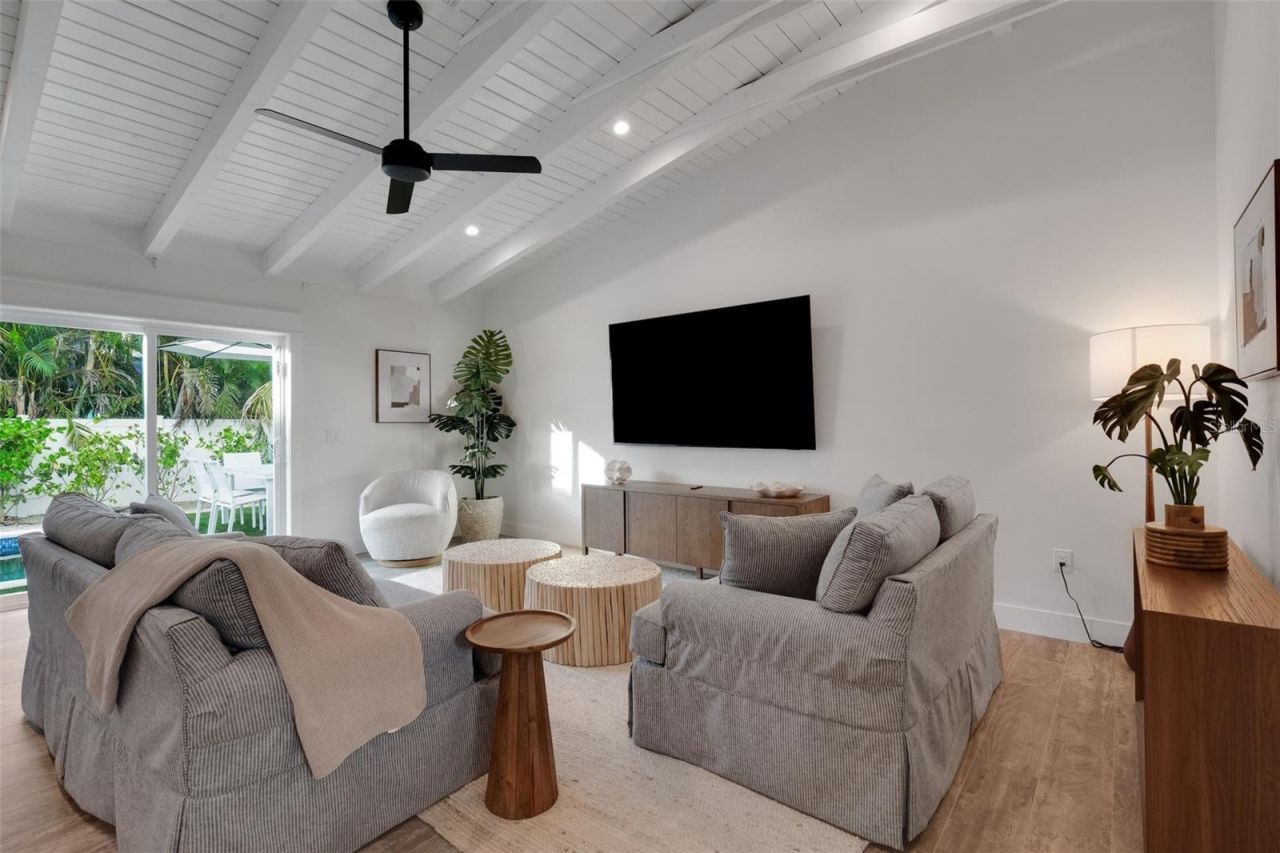 305 73rd Street, Holmes Beach, FL 34217 Photo