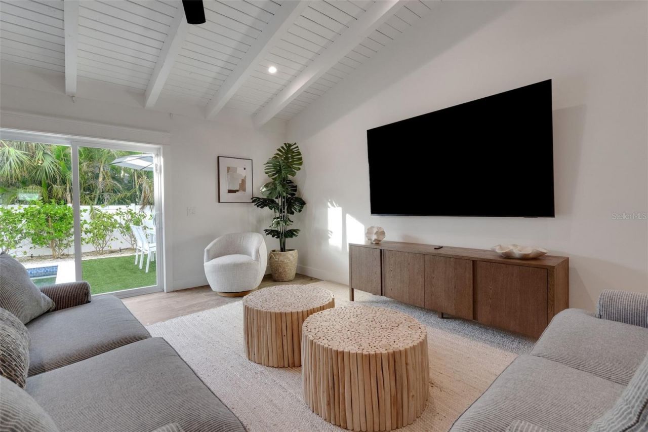 305 73rd Street, Holmes Beach, FL 34217 Photo