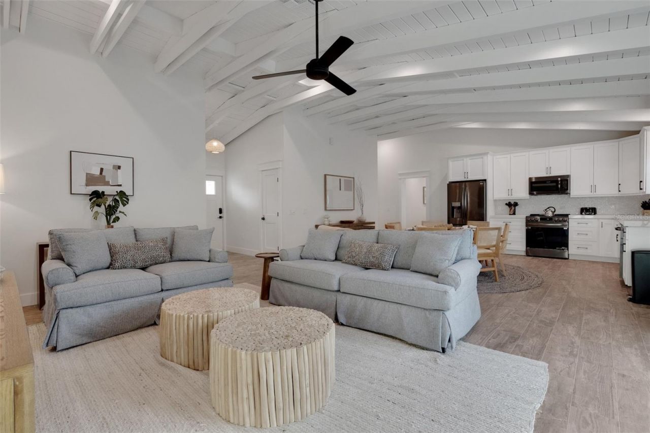 305 73rd Street, Holmes Beach, FL 34217 Photo