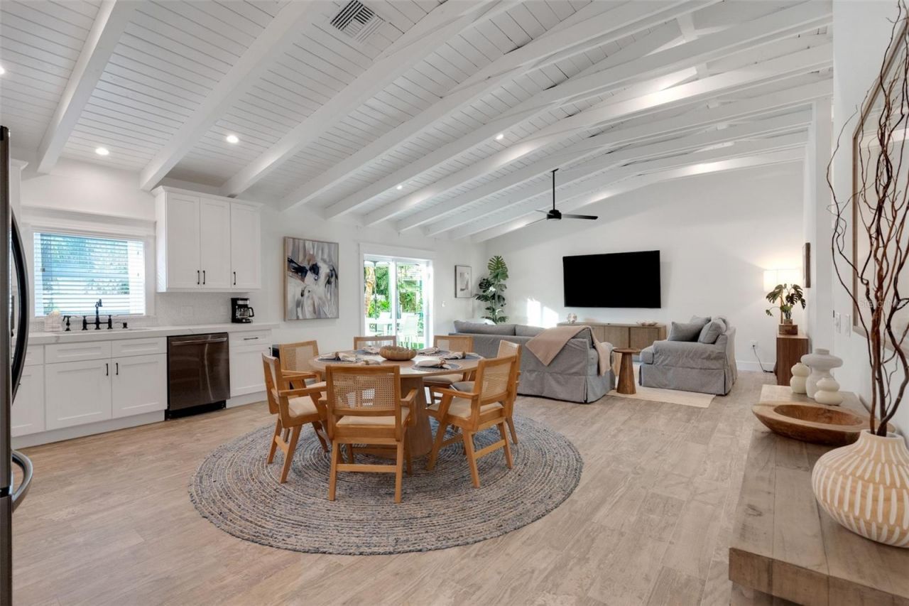 305 73rd Street, Holmes Beach, FL 34217 Photo