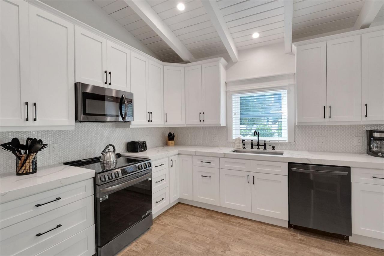 305 73rd Street, Holmes Beach, FL 34217 Photo