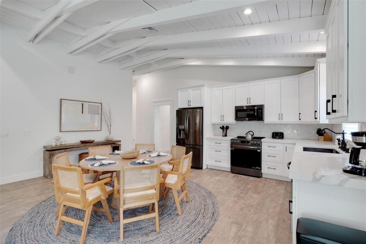 305 73rd Street, Holmes Beach, FL 34217 Photo