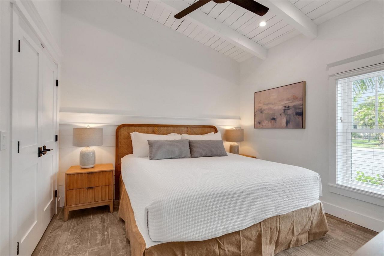 305 73rd Street, Holmes Beach, FL 34217 Photo