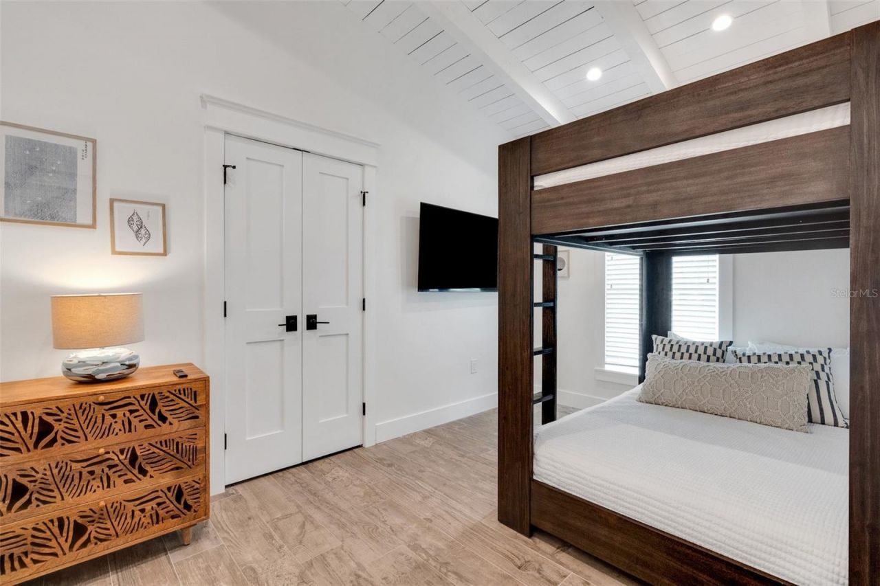 305 73rd Street, Holmes Beach, FL 34217 Photo