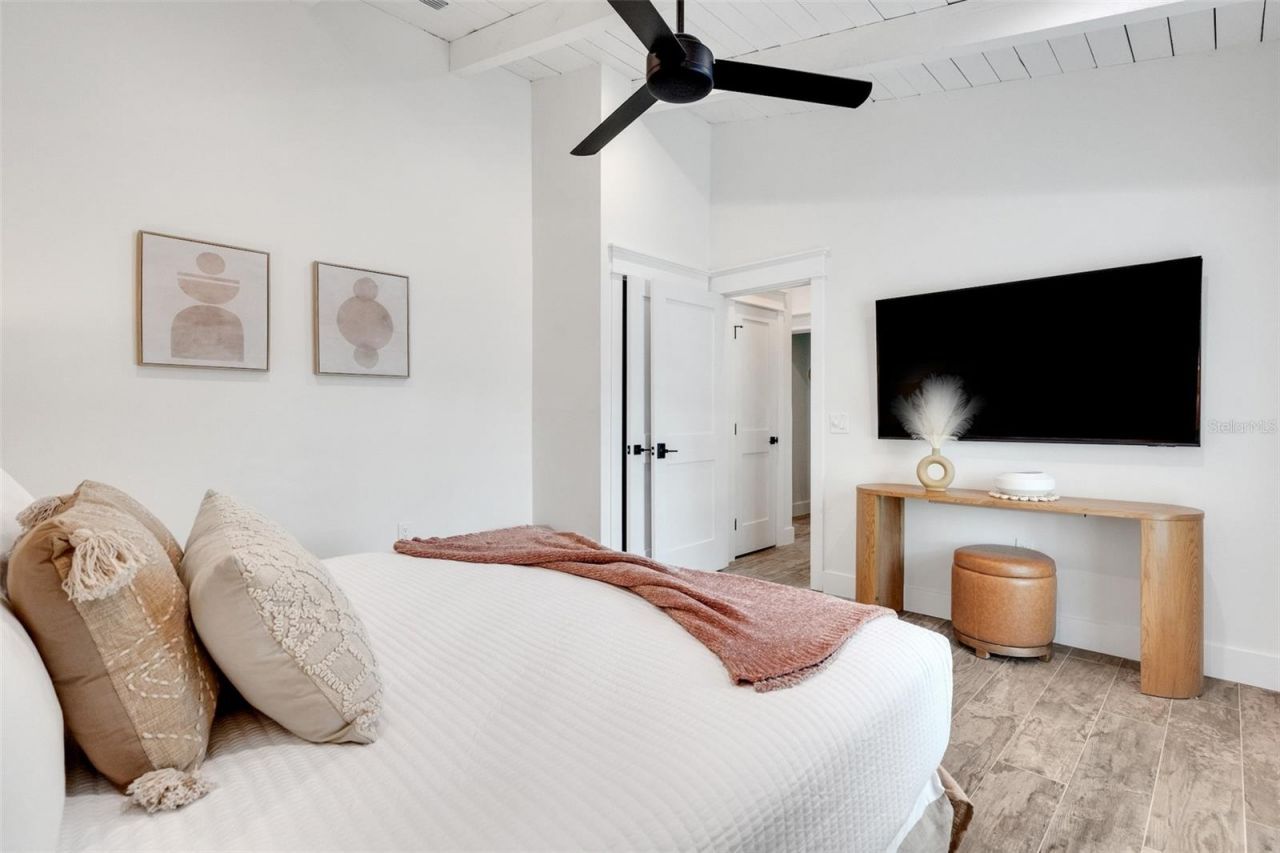 305 73rd Street, Holmes Beach, FL 34217 Photo