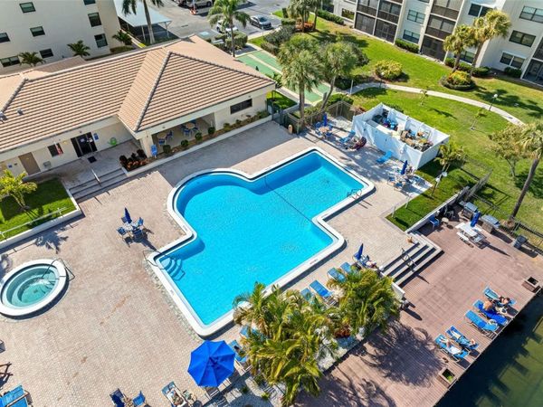 1316 PASADENA AVENUE S, Unit 303, SOUTH PASADENA, FL 33707