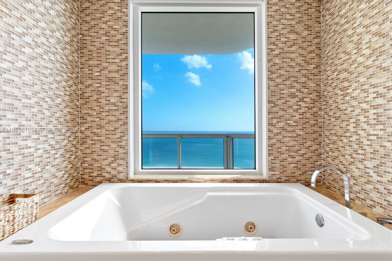 17875 Collins Ave, Unit 1906, Sunny Isles Beach, FL 33160 Photo