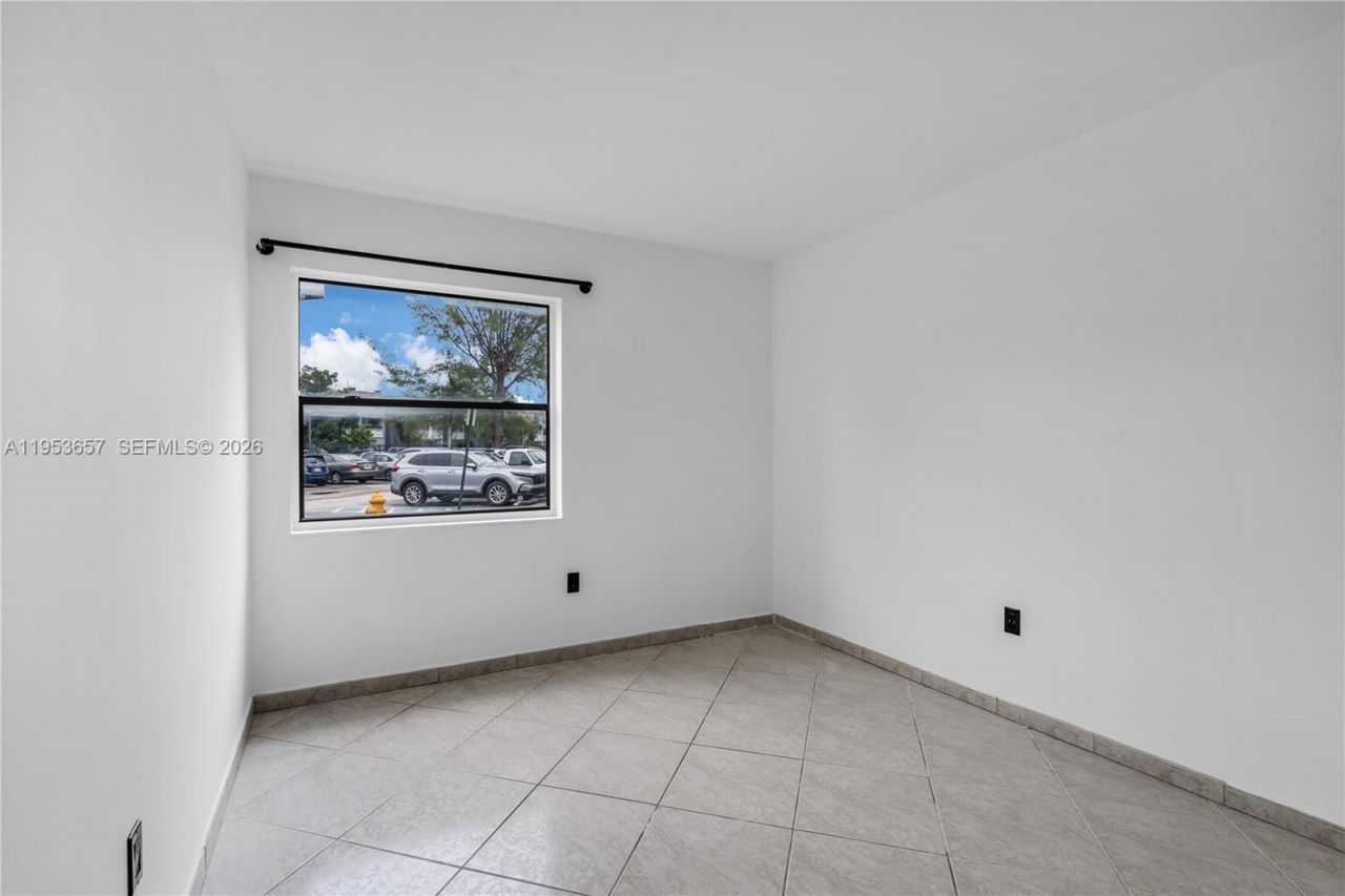 9421 Fontainebleau Blvd, Unit 101-35, Miami, FL 33172 Photo