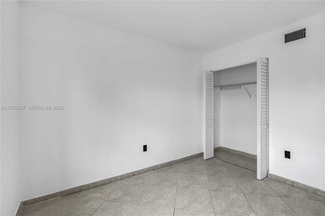 9421 Fontainebleau Blvd, Unit 101-35, Miami, FL 33172 Photo