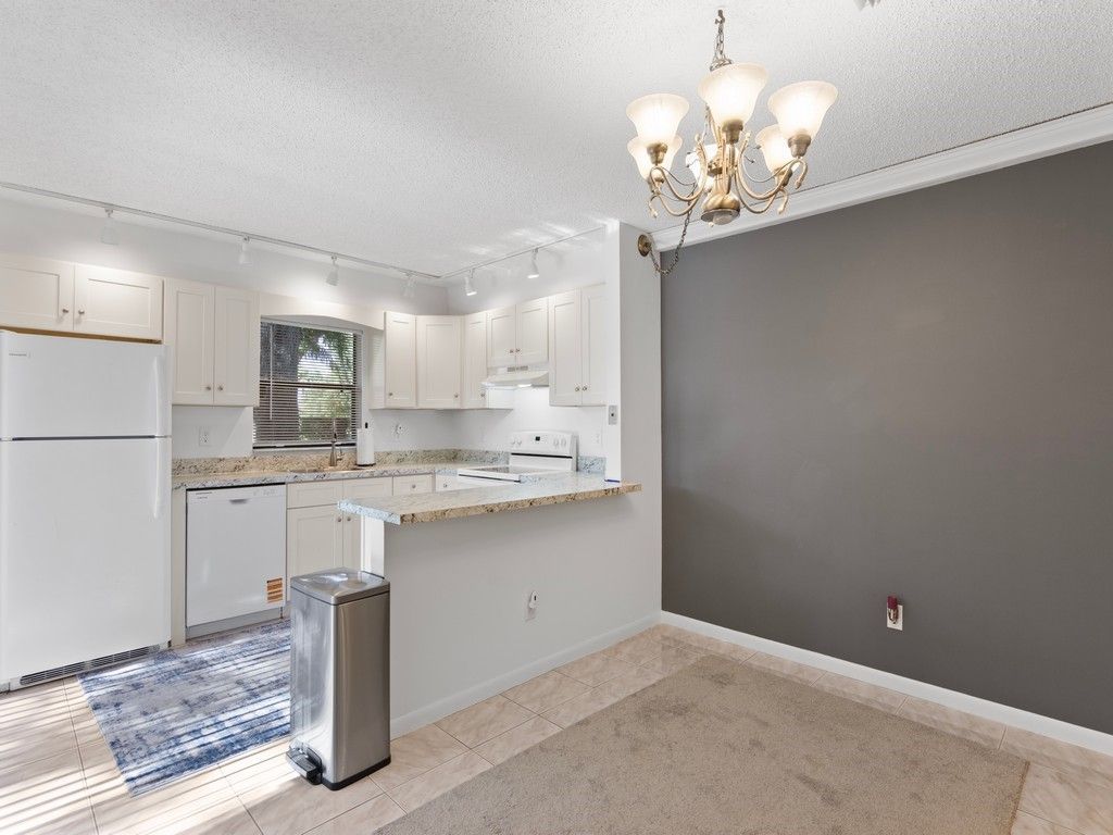 1458 N Lawnwood Circle, Unit 24B, Fort Pierce, FL 34950 Photo