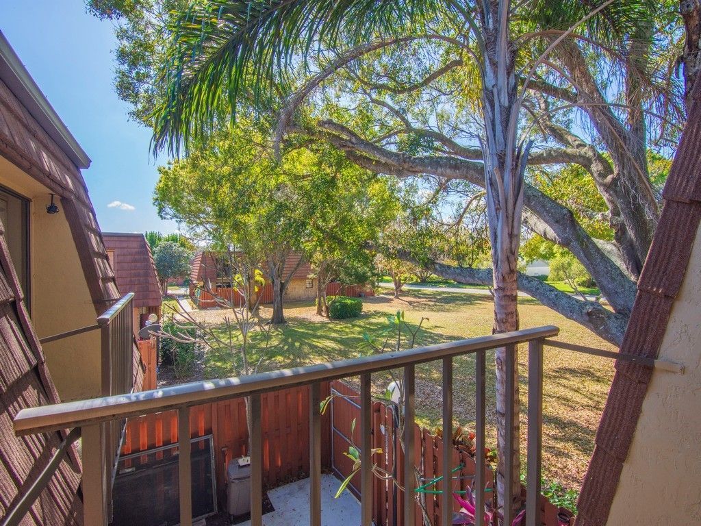 1458 N Lawnwood Circle, Unit 24B, Fort Pierce, FL 34950 Photo