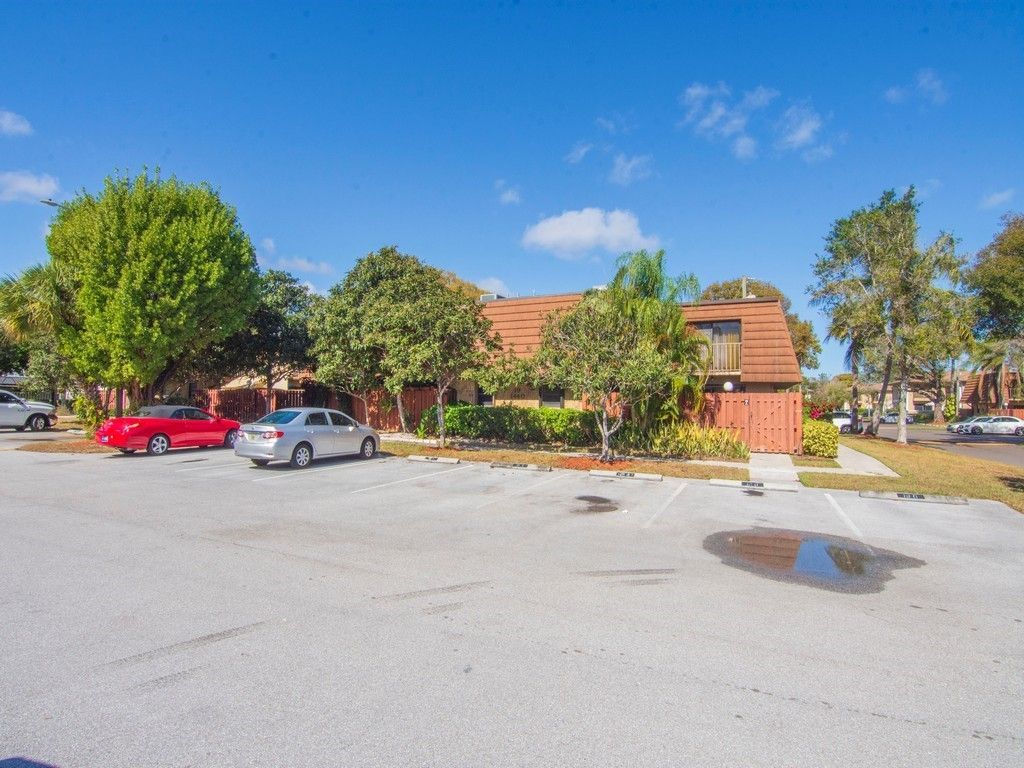 1458 N Lawnwood Circle, Unit 24B, Fort Pierce, FL 34950 Photo