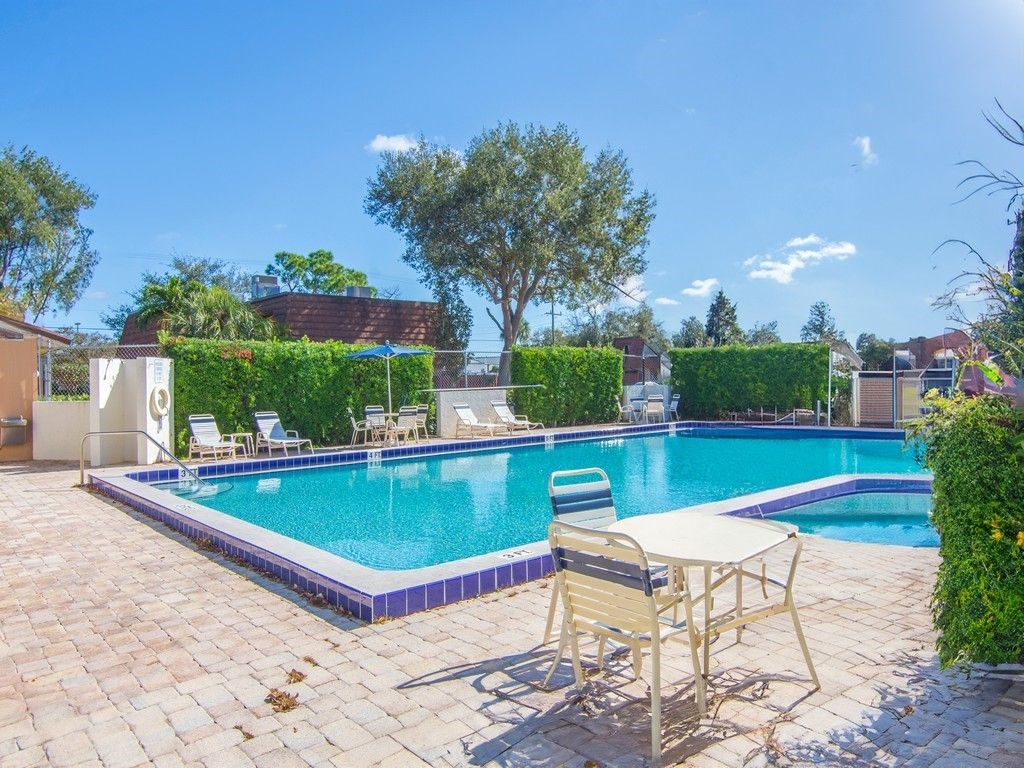 1458 N Lawnwood Circle, Unit 24B, Fort Pierce, FL 34950 Photo