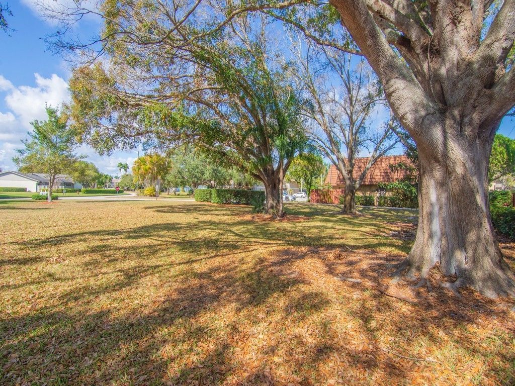 1458 N Lawnwood Circle, Unit 24B, Fort Pierce, FL 34950 Photo