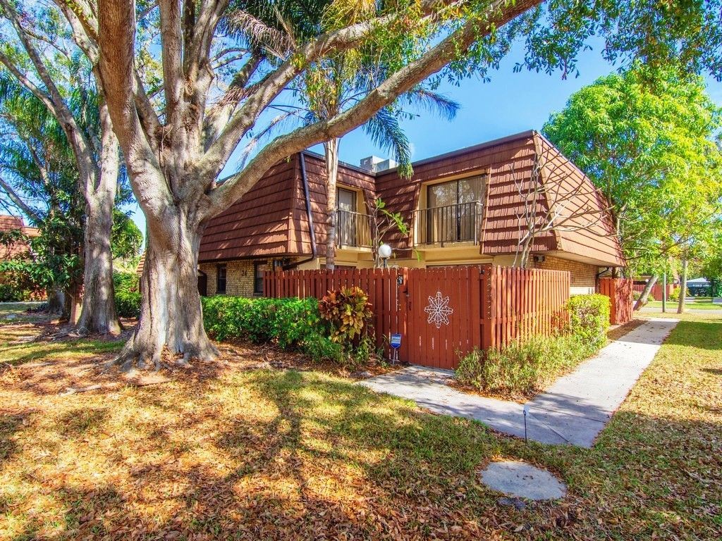 1458 N Lawnwood Circle, Unit 24B, Fort Pierce, FL 34950 Photo