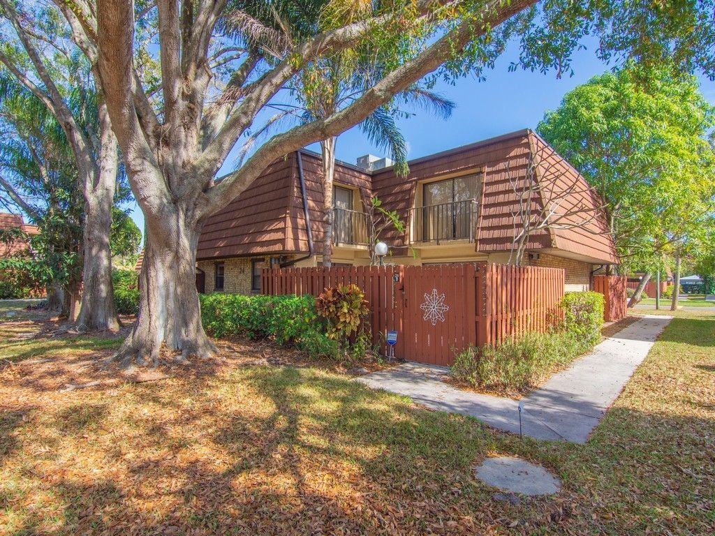 1458 N Lawnwood Circle, Unit 24B, Fort Pierce, FL 34950 Photo