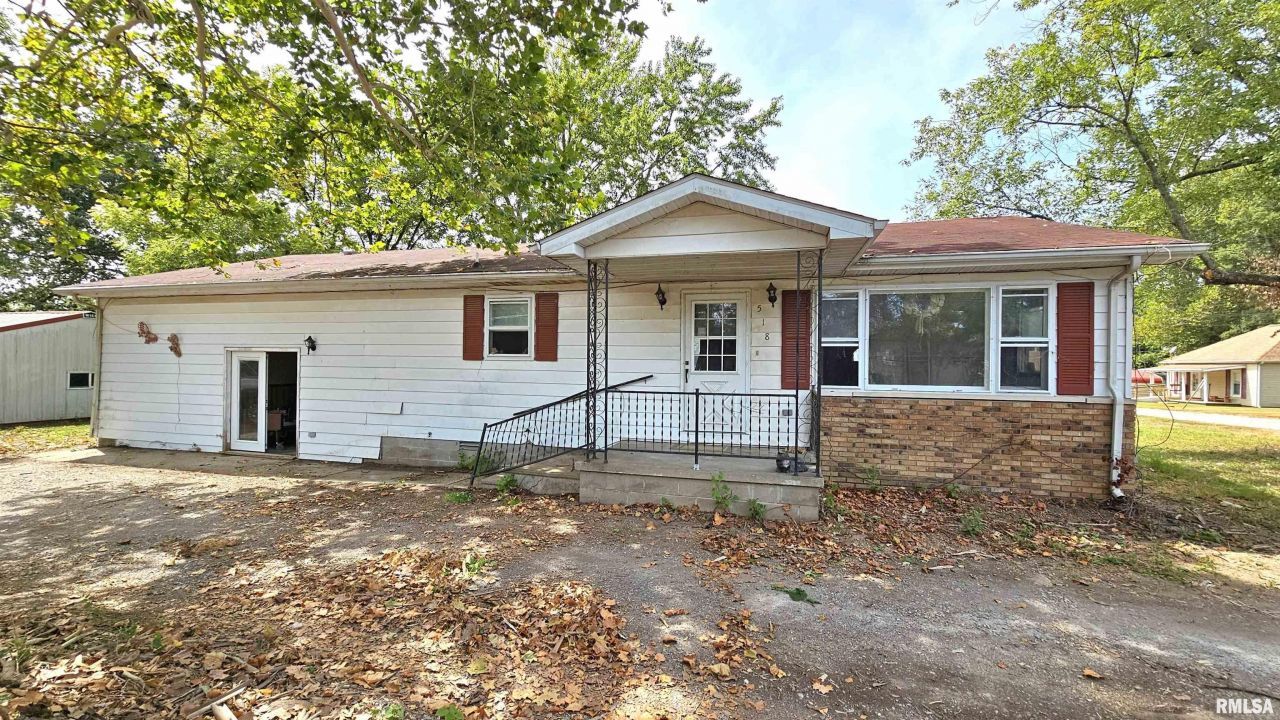 518 Fife Street, Carrier Mills, IL 62917 Main Photo