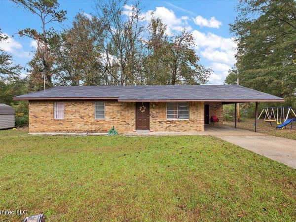 1006 Charles Howard Drive, Hazlehurst, MS 39083