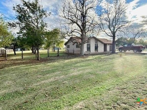 211 Rabbit Hollow Lane, Georgetown, TX 78626