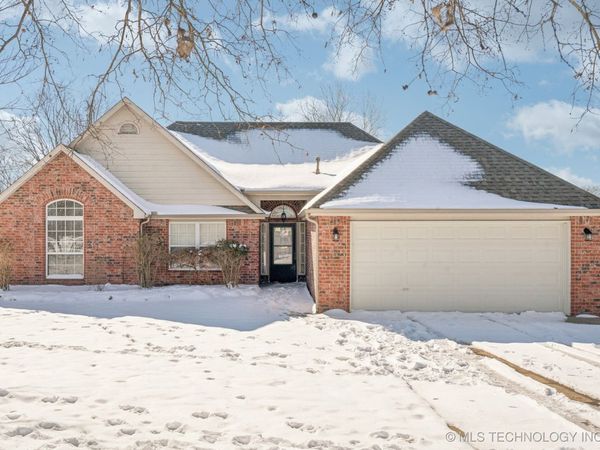 4980 E Chestnut Drive, Claremore, OK 74019