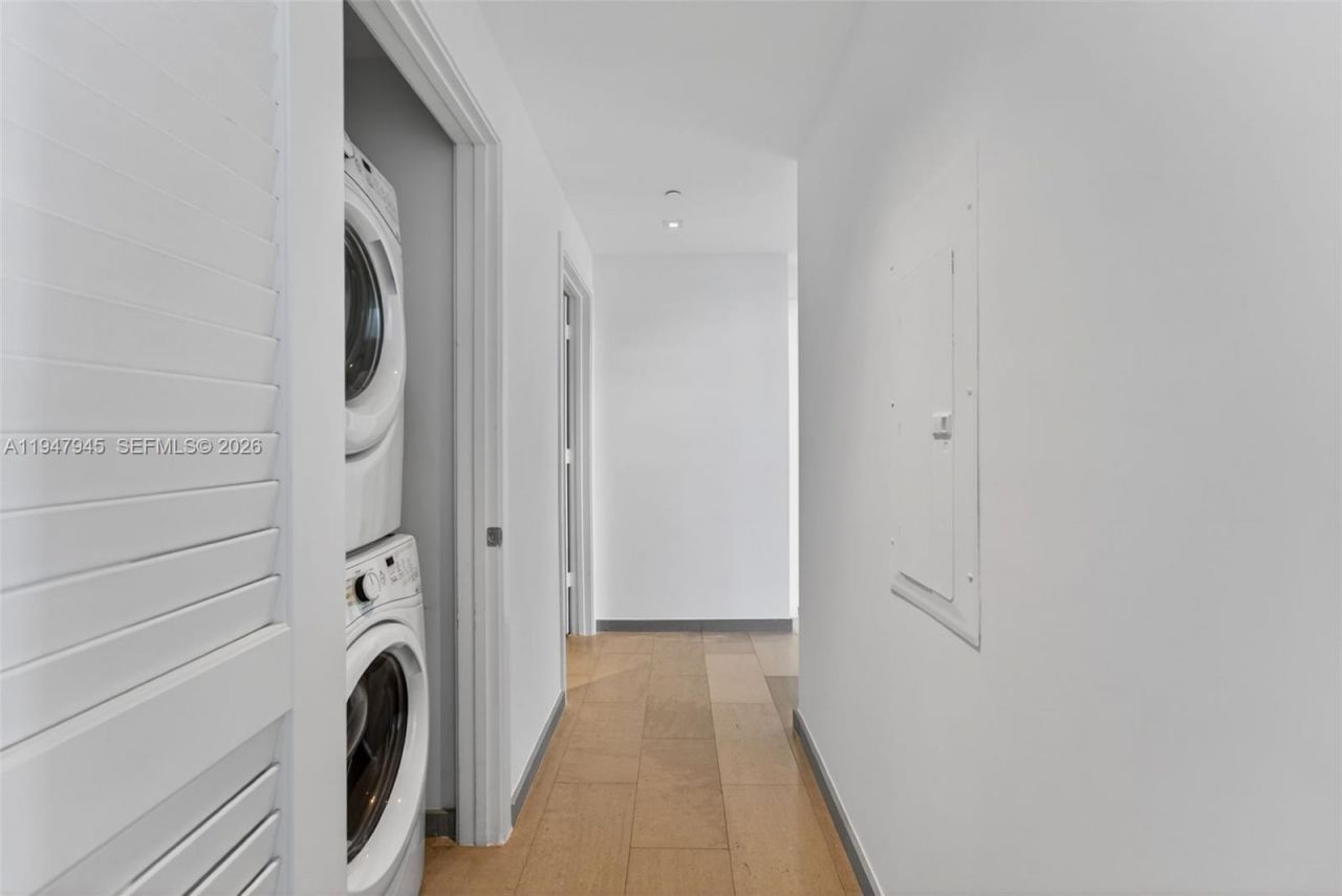 68 SE 6th St, Unit 2110, Miami, FL 33131 Photo