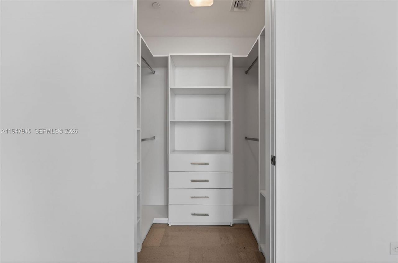 68 SE 6th St, Unit 2110, Miami, FL 33131 Photo