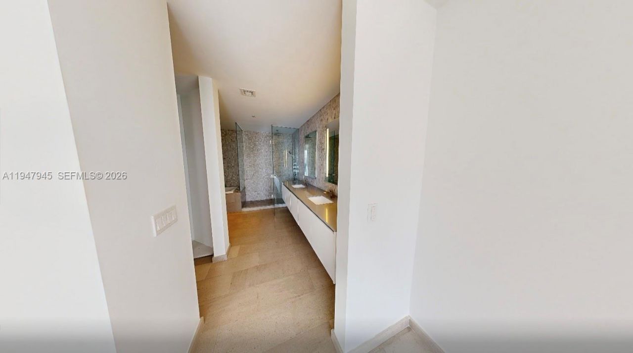 68 SE 6th St, Unit 2110, Miami, FL 33131 Photo