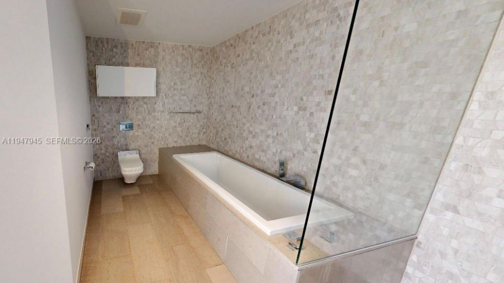 68 SE 6th St, Unit 2110, Miami, FL 33131 Photo